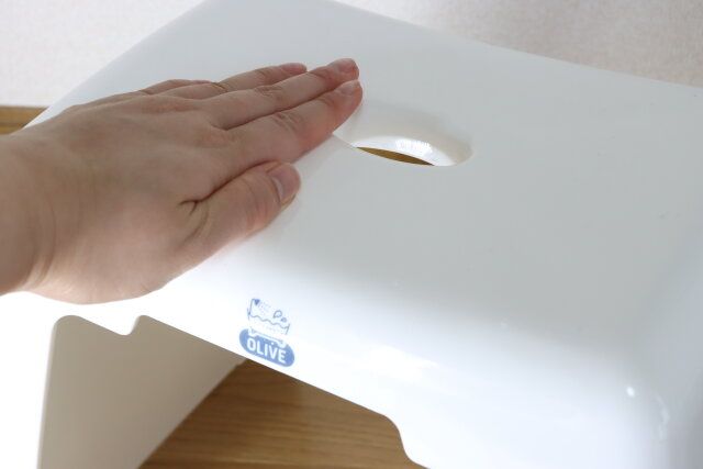 再生プラ配合風呂いす（オリーブ、ホワイト、高さ35cm） 形状