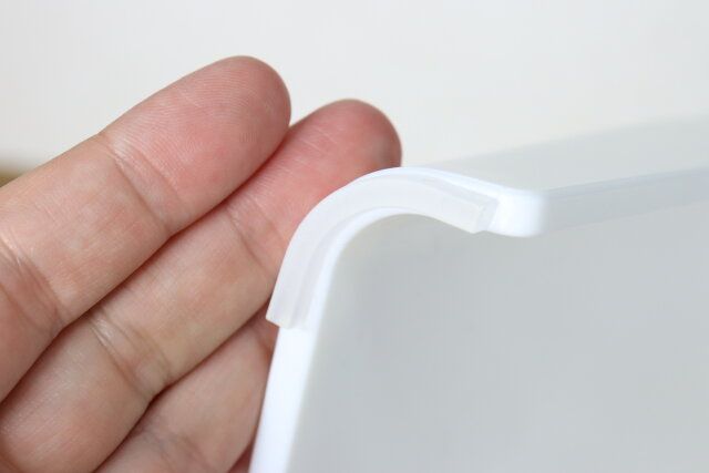 再生プラ配合風呂いす（オリーブ、ホワイト、高さ35cm） 底