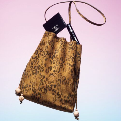 「セリーヌの新作バッグが映えすぎ」旅にも街にも使える！レオパード柄バッグで春を謳歌せよ