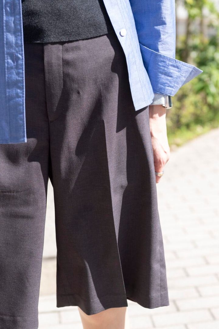きちんと感とスタイルアップ、どちらも叶う万能パンツ