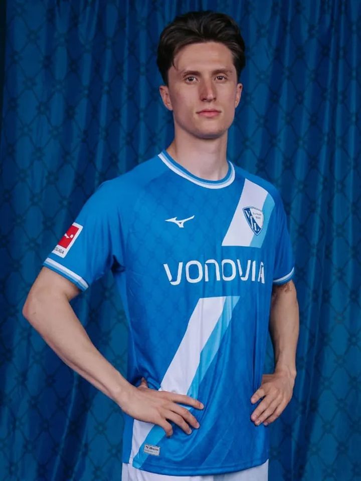 残留争い「大一番」で着用！三好康児のボーフムが特別ユニフォーム発表 “街の祭り”を祝うデザイン