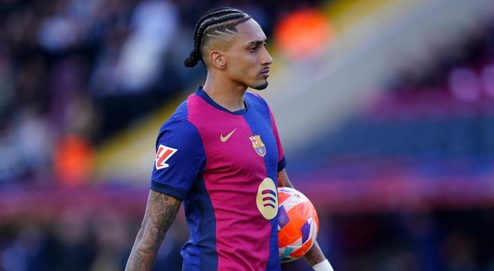 Jリーグで物議を醸した『ボールに水』、世界的スターもやる…「反スポーツマンシップ」「恥知らず」とSNS荒れる