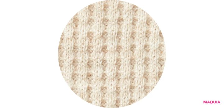 守屋麗奈さんが魅せるベージュトップス×メイクのバランス学。アイパレ&リップの最強方程式とは？_5