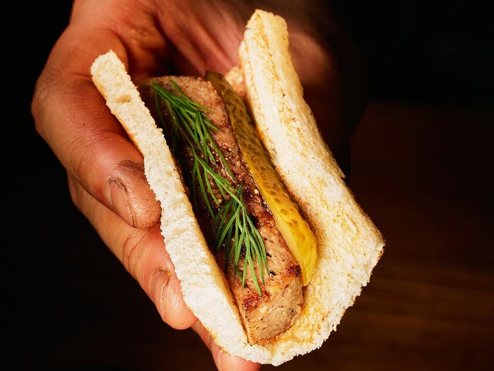 北新地『焼鳥 市松』の「パテ・ド・サンドイッチ」