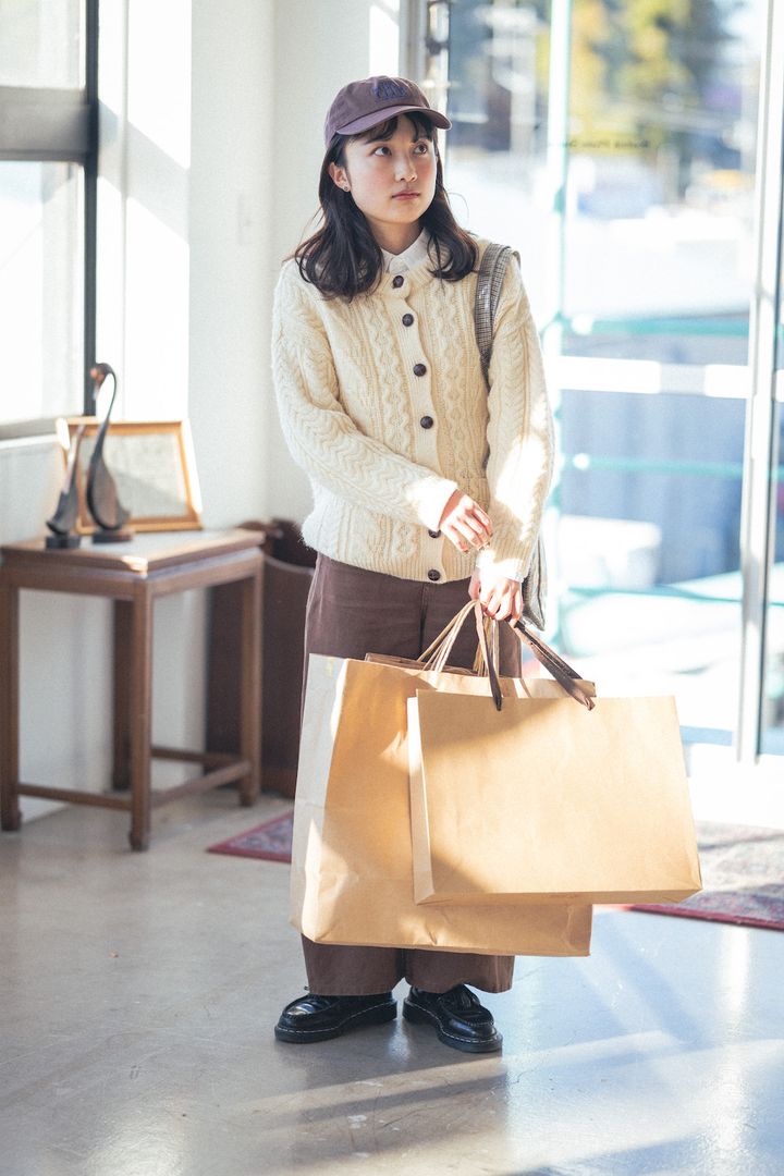 デニムは色でこんなに印象が変わる！春のおしゃれな着こなし2選【FUDGE FRIEND おしゃれさんの毎日コーディネート｜大島花菜】