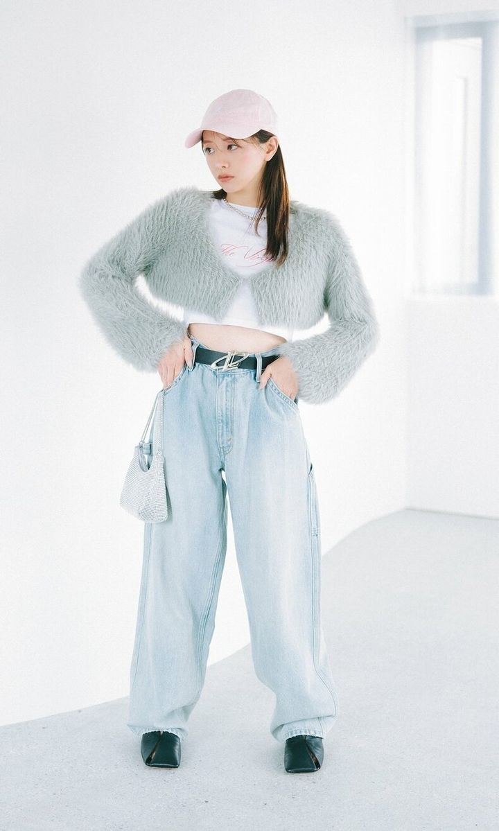 GWのおでかけやデートにもおすすめ！ 最新キャップコーデ♡ 最新キャップコーデ③カンゴールのピンクキャップにメンズのバギーデニムで華奢見え＆垢抜け♥