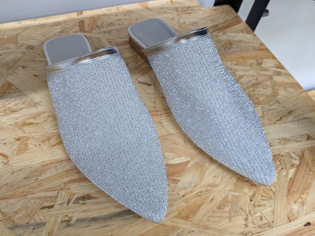 シルバーのメッシュバブーシュ