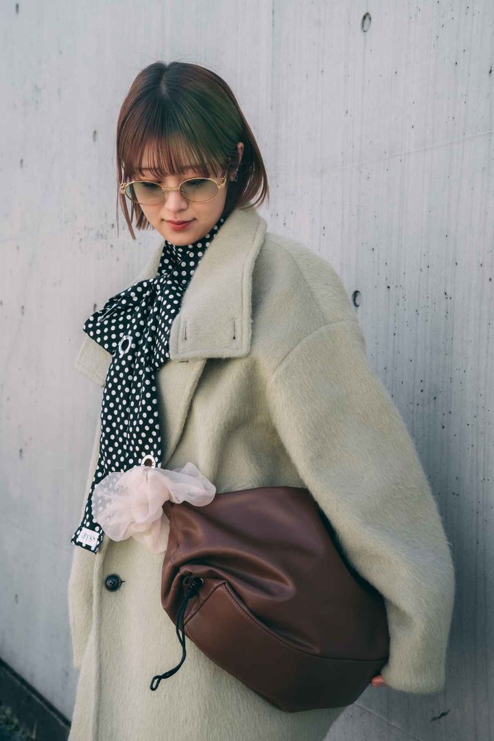 画像4: クールなアイテムを可愛く着こなす、程よいバランスがポイント