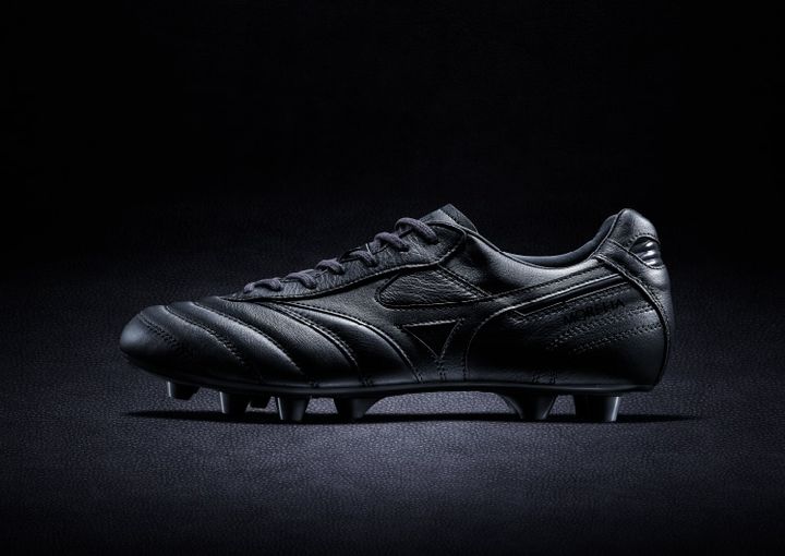 珠玉の“魔改造モデル”揃い…ミズノから革新的なサッカースパイクコレクションが登場！4月25日発売