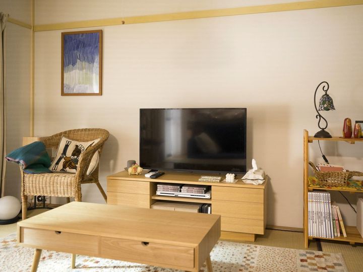 アラフォー独身女性のモダンなセンスが感じられるインテリア。