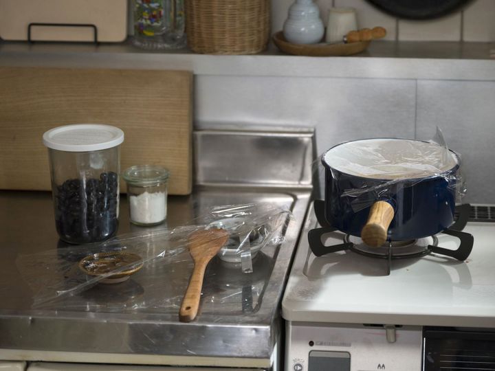 撮影の合間にはラップを。細やかな気配りのなか、撮影が行われて行きます。