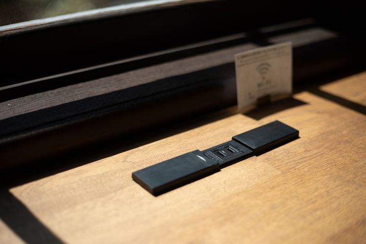 コンセントとWi-Fiもある。混んでない日はのんびり作業をしたい