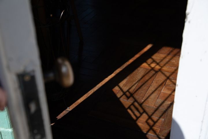 窓枠の影が落ちるさまも素敵