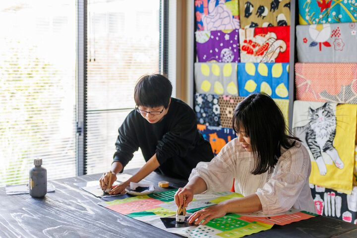 京都・伏見の型染め専門工房「馬場染工場」で、型染め体験のワークショップを♪