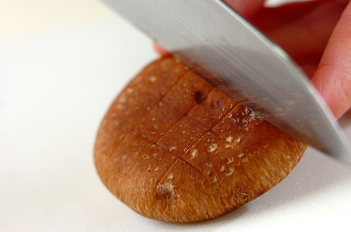 シイタケのエビ詰めフライの下準備2