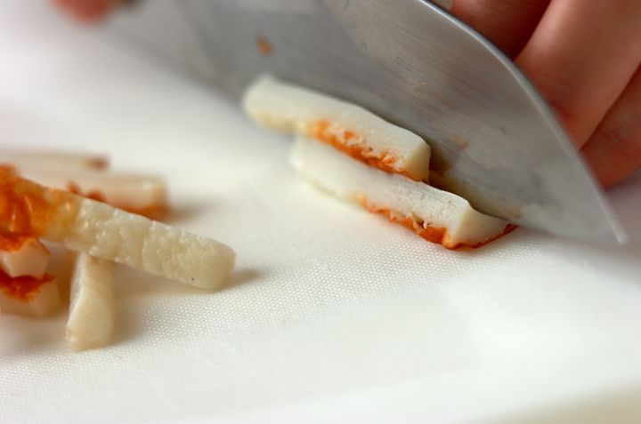 ちくわの塩昆布炒めの下準備1