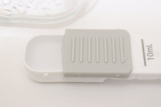 スライド式計量スプーン 置いた時