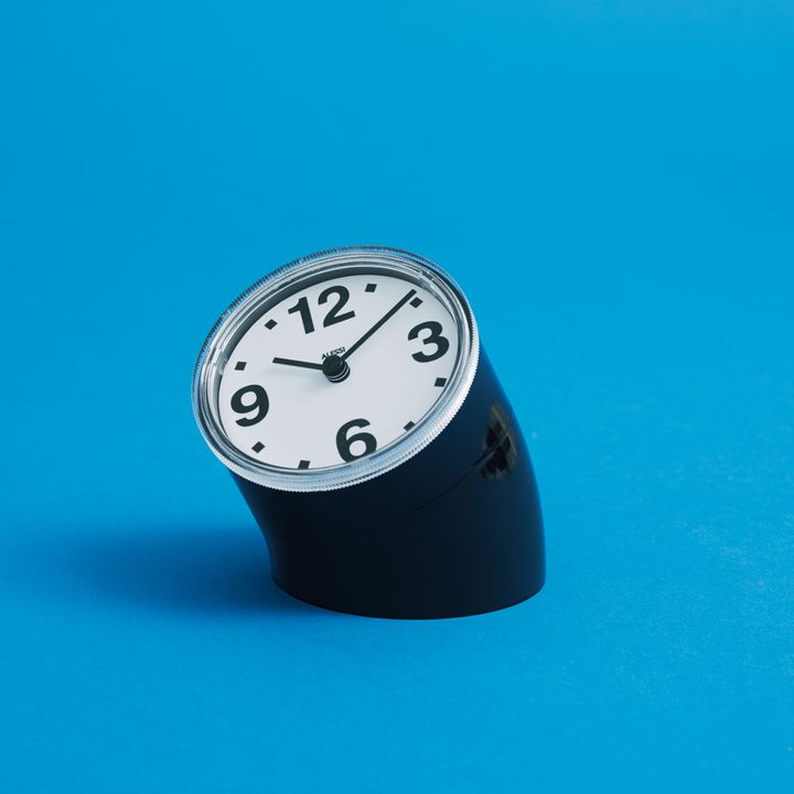 心機一転この春取り入れたい！遊び心のあるユニークなインテリア【機能的なミッドセンチュリー】