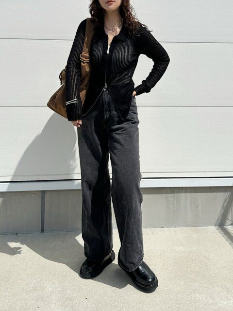 黒デニムコーデ2