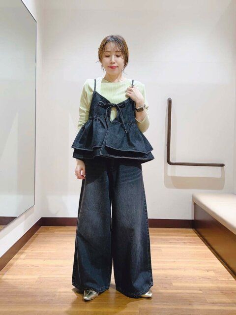 黒デニムコーデ4