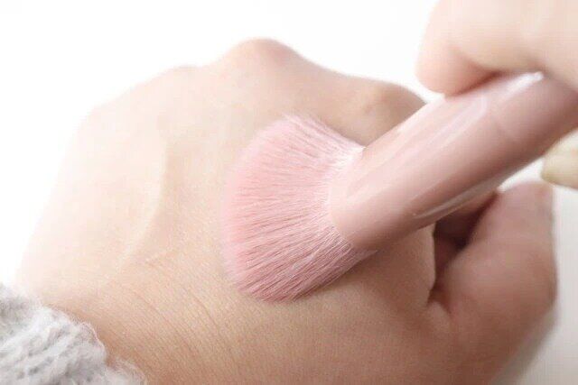 ダイソーのコンパクトな化粧ブラシセット（5本）