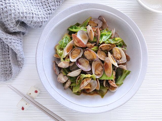 春キャベツとあさりの焼き肉のたれ蒸し