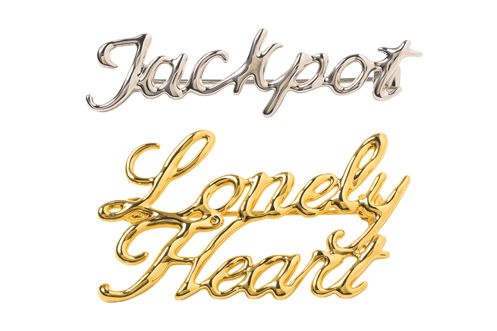 〈ジル サンダー〉のブローチ