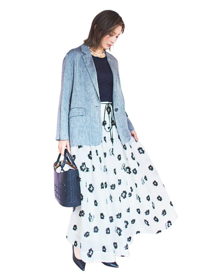 薄軽ジャケット×スカート