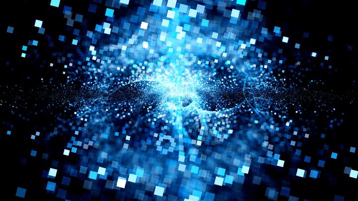 連続爆発の影響が暗黒物質と暗黒エネルギーを“演じる”