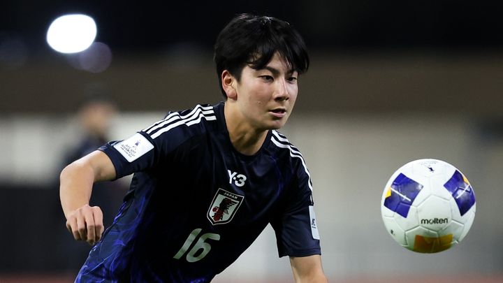 サッカーU-17日本代表の超新星、クラブ史上最年少の16歳でプロ契約！「プレーで恩返しできるように…」