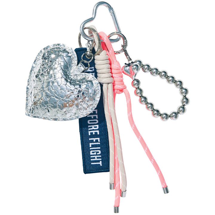 シルバーの銅玉をループ状にしたチャーム