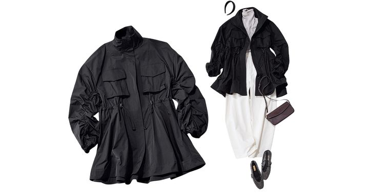 タートルロンTと白デニムにスタイリングの黒のナイロンアウターを羽織ったコーデ