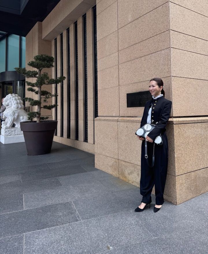 ホテルランチの日の成田千恵さんの装い