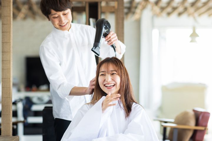 美容師が施術中に「住まいはどちらですか？」「休日に何をしていますか？」などと聞く理由は？