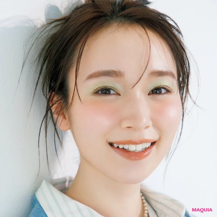 守屋麗奈さん、ポロニットを着る日のメイクプラン。透けイエロー×ピンクでやわらかな空気感を_2