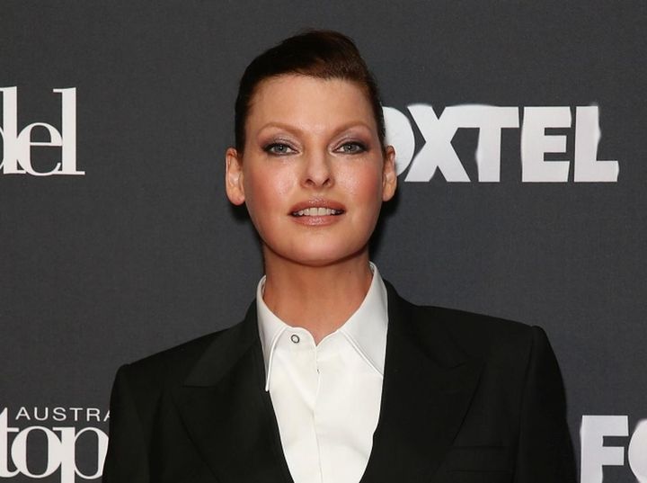 画像: リンダ・エヴァンジェリスタがモデルとして再始動