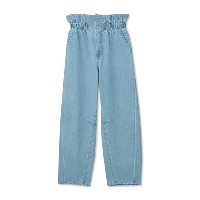 しまむらのカーブデニムパンツ