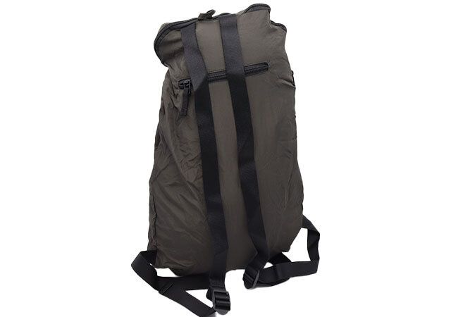 スタンダードプロダクツ スタプロ ソフトナイロン折りたたみ収納リュック グレー 大きさ