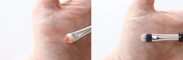 セリアのアイシャドウブラシ2type キャップ付は持ち替えいらずでスムーズにメイクできる