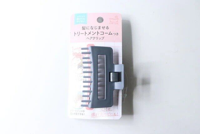 セリアのトリートメントコームつきヘアクリップ