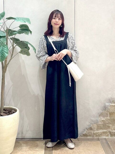 黒サロペットコーデ4