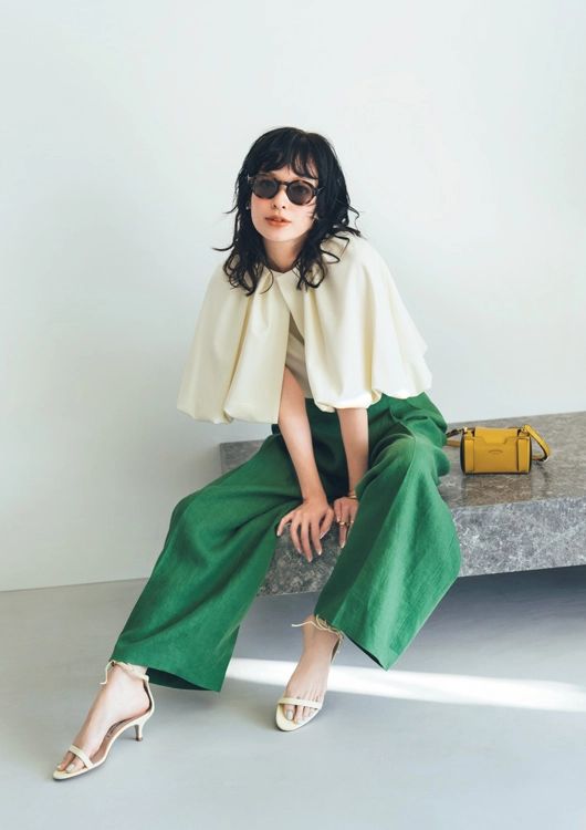 技ありバルーンケープで洗練フェミニンを堪能