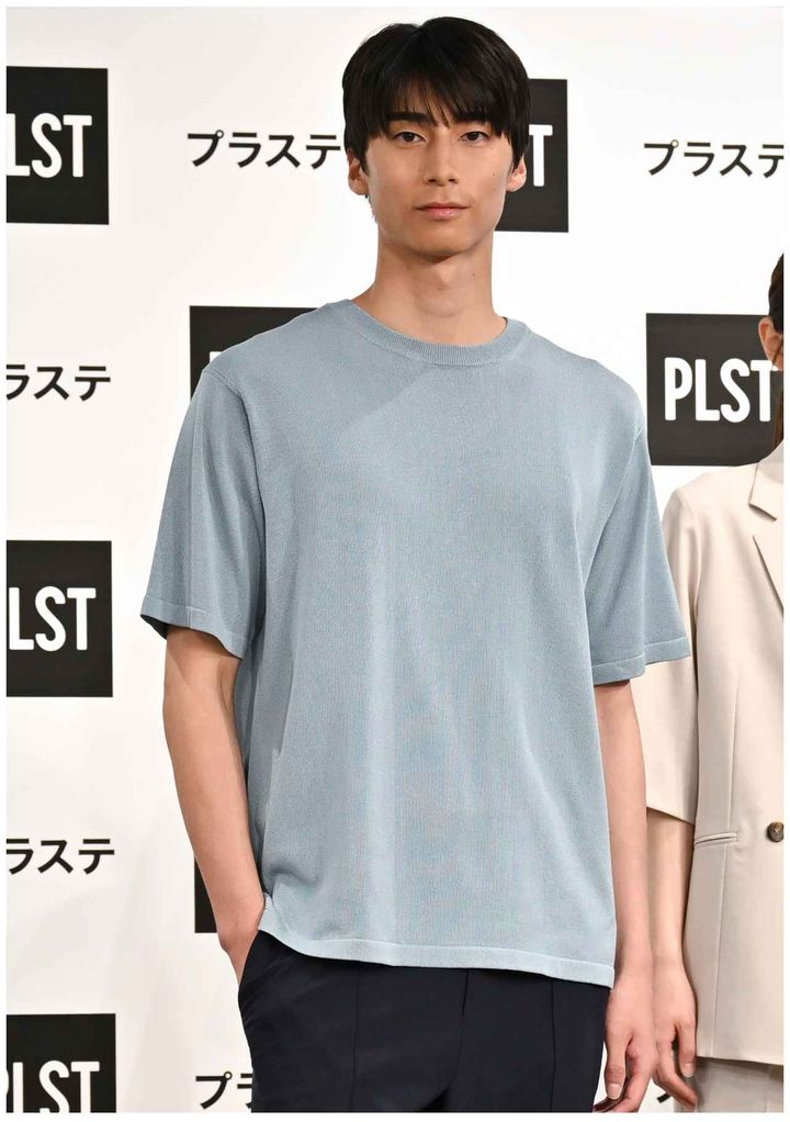 画像: 【プラステ】ウォッシャブルニットTシャツ¥6,990 www.plst.com