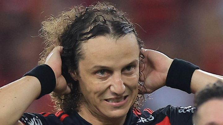 「ずっとハゲと戦ってきた」薄毛に悩む38歳スター、モフモフヘアをやめた理由を説明