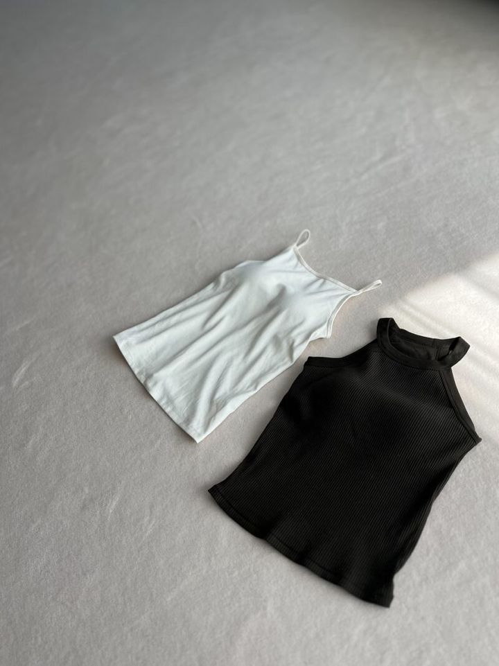 ユニクロ ブラトップ