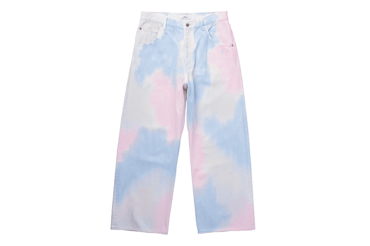 〈フォル〉のデニムパンツ