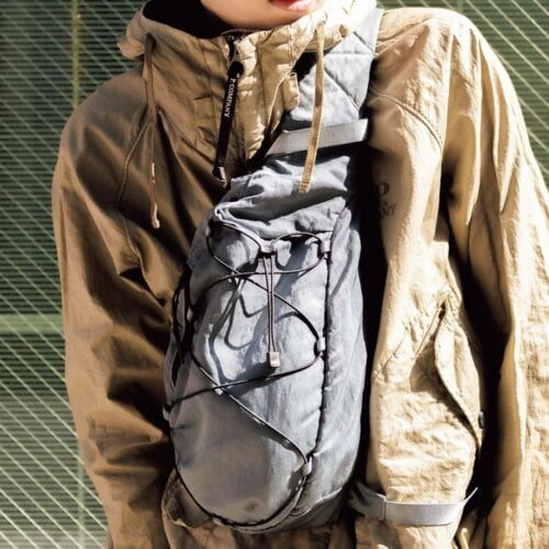 「天候不問の斜め掛けバッグ」“春の装備”として完璧なシーピーカンパニーの逸品