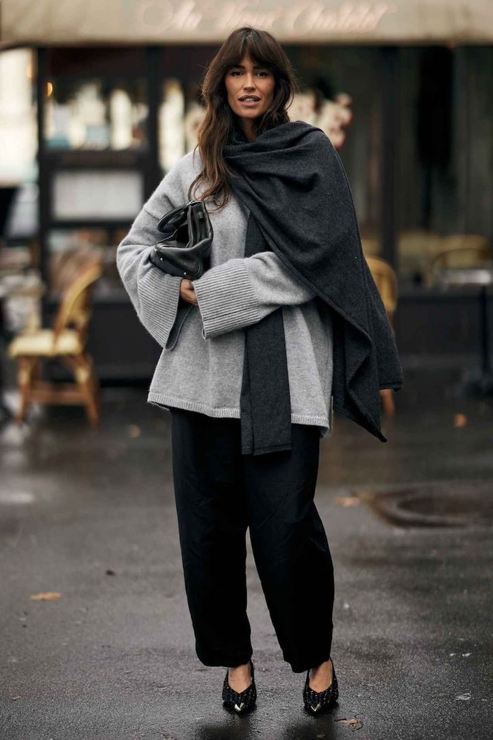 画像: 大判スカーフで動きを作って