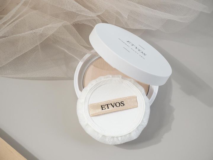 画像: ベールをまとったような透明感。美肌見えの秘密とは？