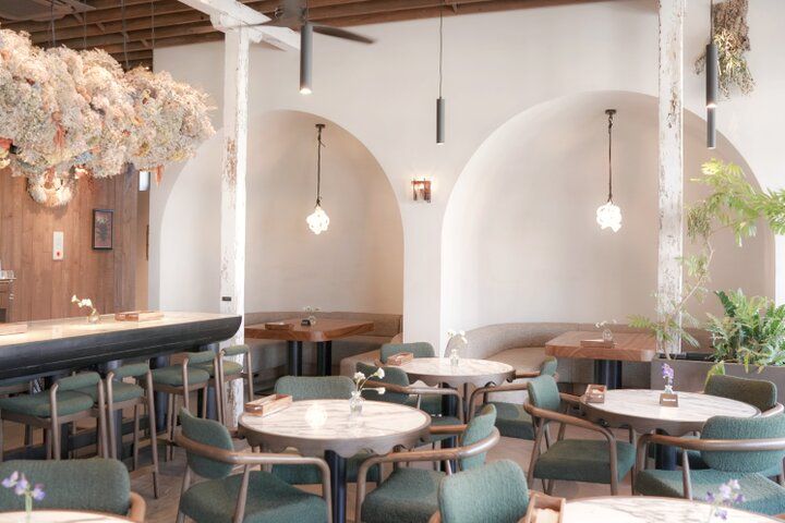 窓の外に広がる景色も素敵♪「Botanico扇町公園」で前菜＆サラダのビュッフェ付きランチを